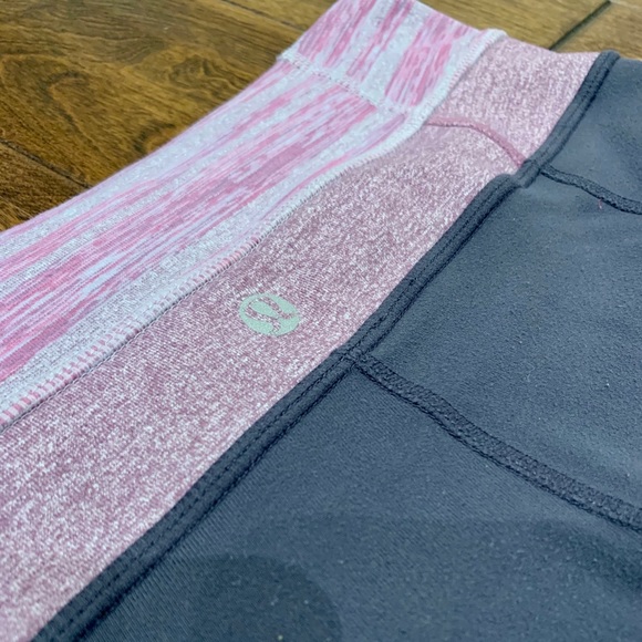 β¨ SOLD β¨ Lululemon Cropped Leggings π¦ - Picture 2 of 8